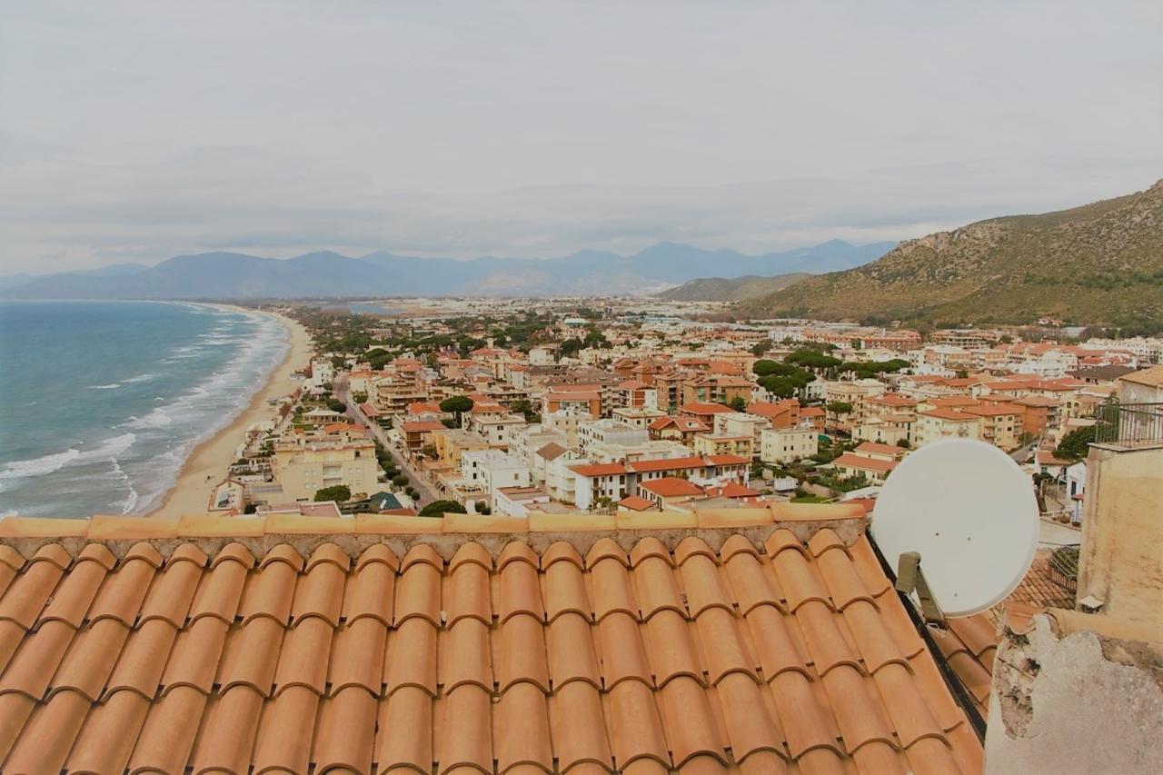 Holidaycasa Romano - Vacanza Nel Cuore Di Sperlonga Luaran gambar
