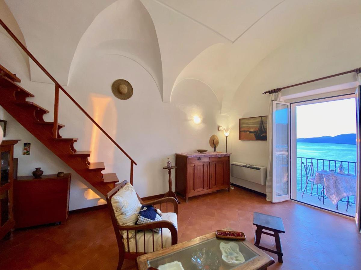 Holidaycasa Romano - Vacanza Nel Cuore Di Sperlonga Luaran gambar