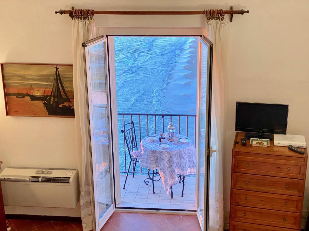 Holidaycasa Romano - Vacanza Nel Cuore Di Sperlonga Luaran gambar