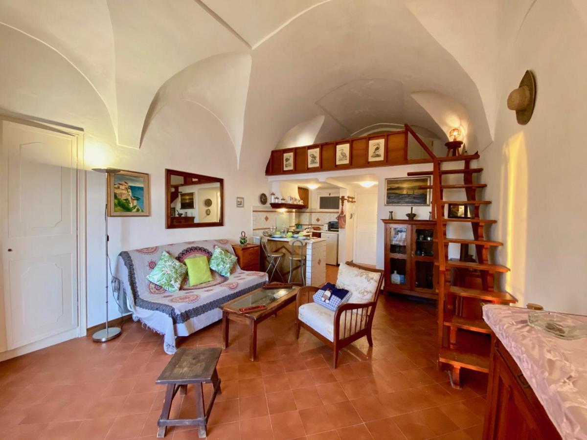 Holidaycasa Romano - Vacanza Nel Cuore Di Sperlonga Luaran gambar